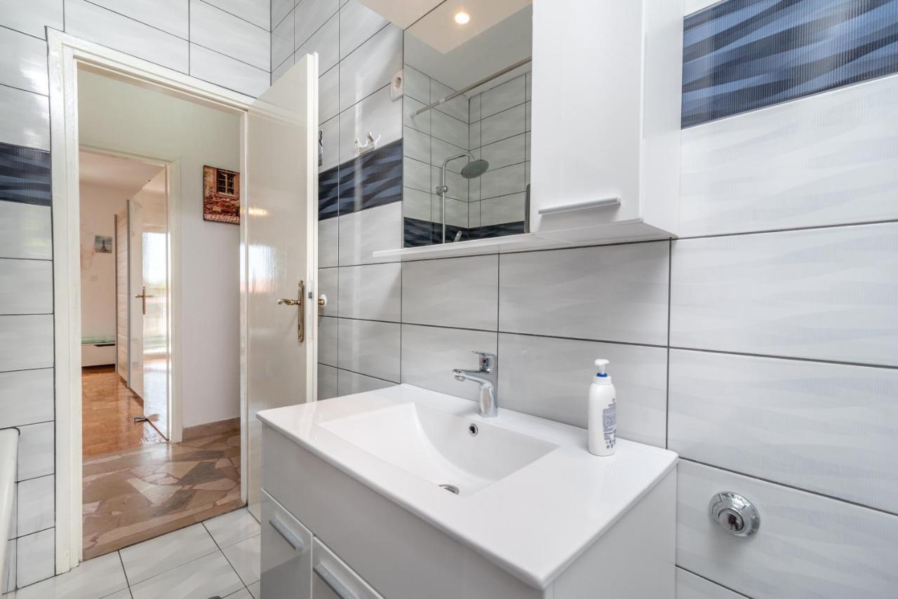 Apartment Radja Трогир Екстериор снимка